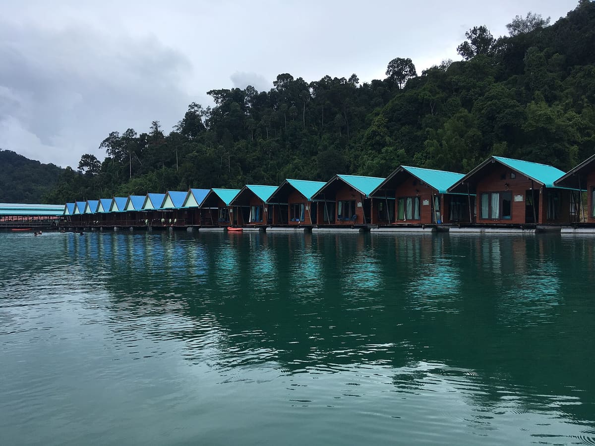 Lake houses on the Ratchaprapha Reservoir at Cheow Lan Lake in Khao Sok