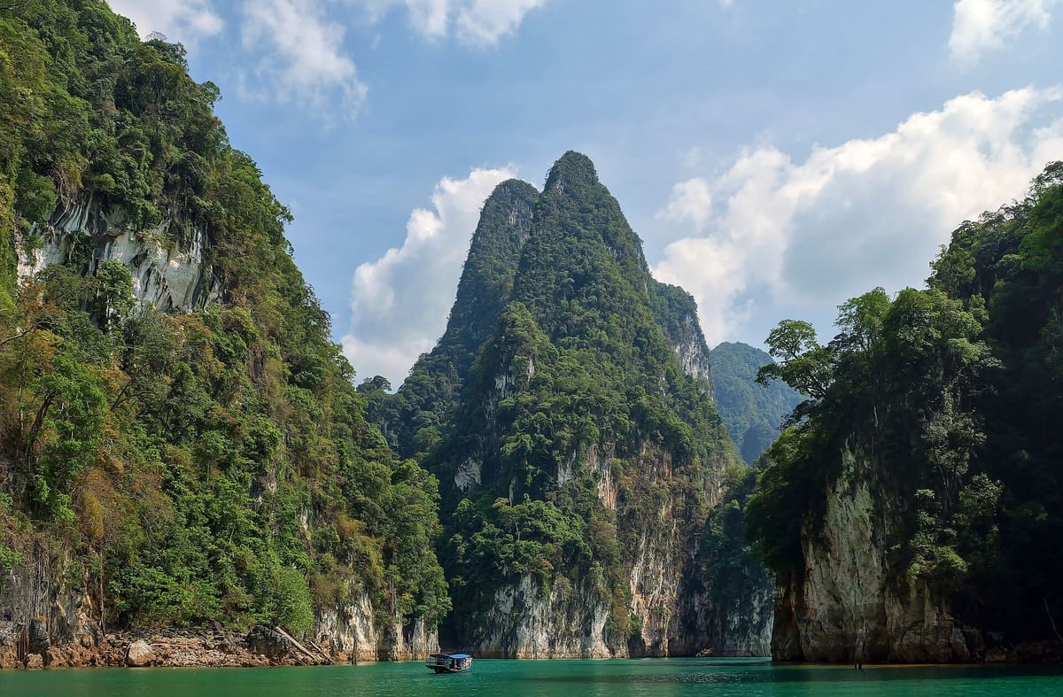 Khao Sok: Private Longtail Boat Tour at Cheow Lan Lake